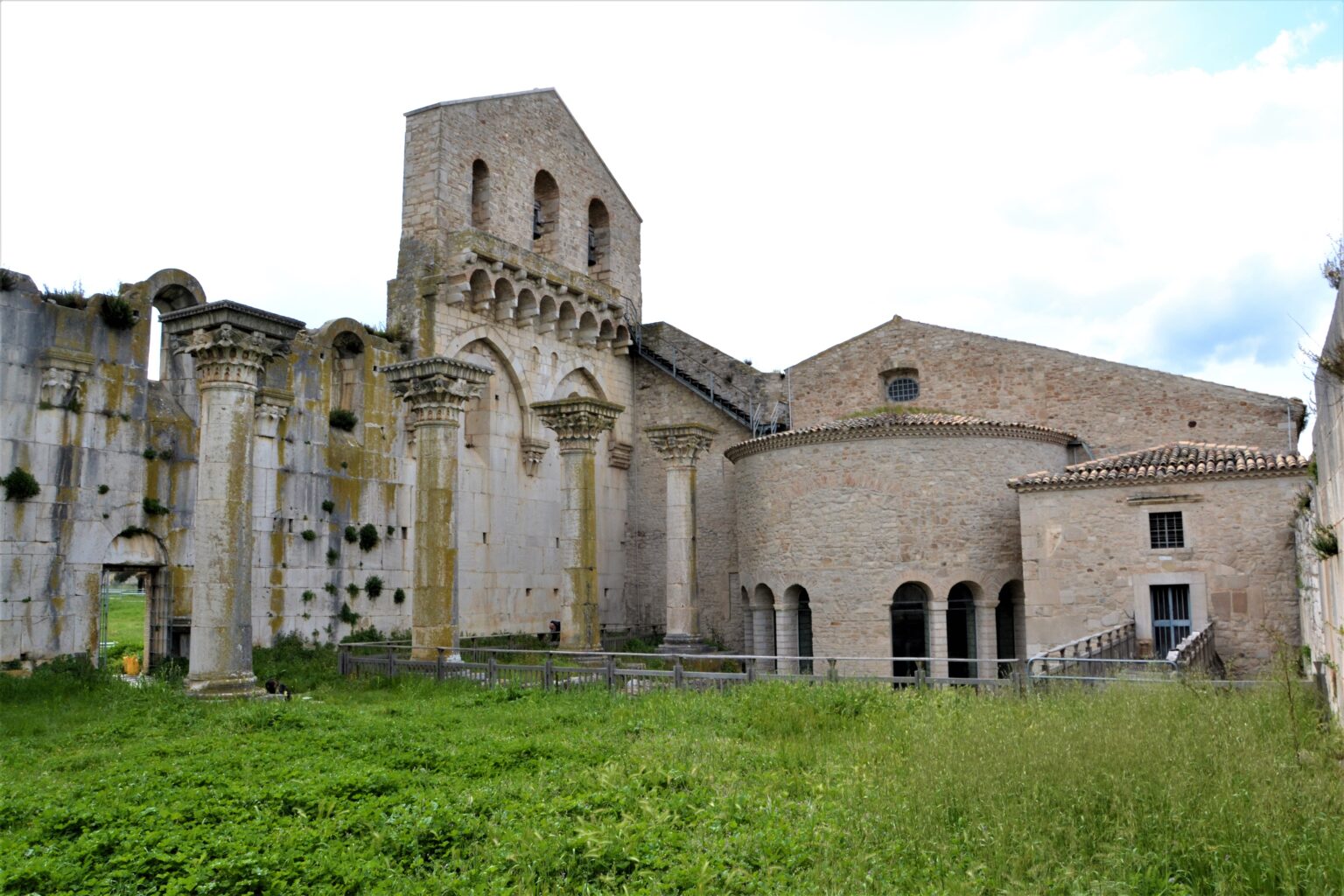 Chiesa dell’Incompiuta nel Parco Archeologico di Venosa