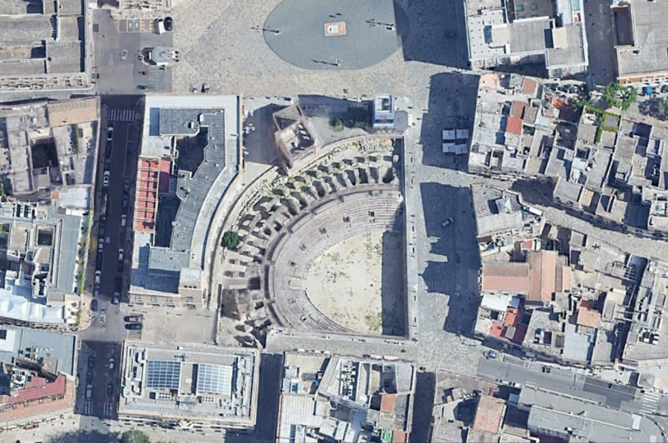 Anfiteatro di Lecce. Veduta aerea della porzione oggi visibile dell’Anfiteatro (da Google Earth)